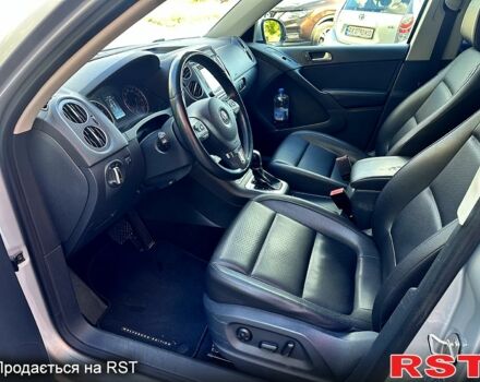 Сірий Фольксваген Тігуан, об'ємом двигуна 2 л та пробігом 190 тис. км за 13700 $, фото 5 на Automoto.ua