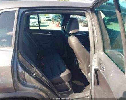 Серый Фольксваген Тигуан, объемом двигателя 2 л и пробегом 67 тыс. км за 2000 $, фото 7 на Automoto.ua