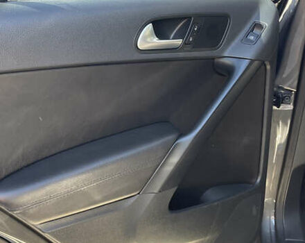 Сірий Фольксваген Тігуан, об'ємом двигуна 1.98 л та пробігом 148 тис. км за 13000 $, фото 18 на Automoto.ua