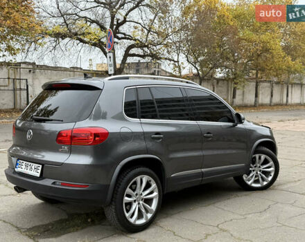 Серый Фольксваген Тигуан, объемом двигателя 2 л и пробегом 163 тыс. км за 15700 $, фото 2 на Automoto.ua