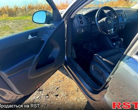 Серый Фольксваген Тигуан, объемом двигателя 2 л и пробегом 195 тыс. км за 13000 $, фото 10 на Automoto.ua