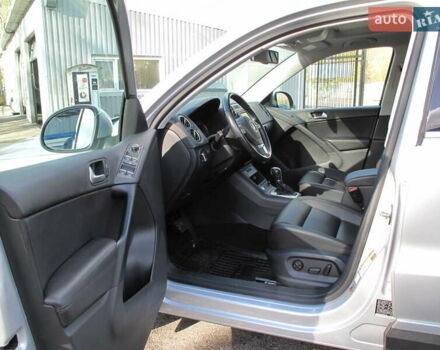 Серый Фольксваген Тигуан, объемом двигателя 2 л и пробегом 186 тыс. км за 14900 $, фото 20 на Automoto.ua