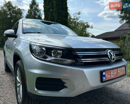 Серый Фольксваген Тигуан, объемом двигателя 2 л и пробегом 128 тыс. км за 15000 $, фото 3 на Automoto.ua