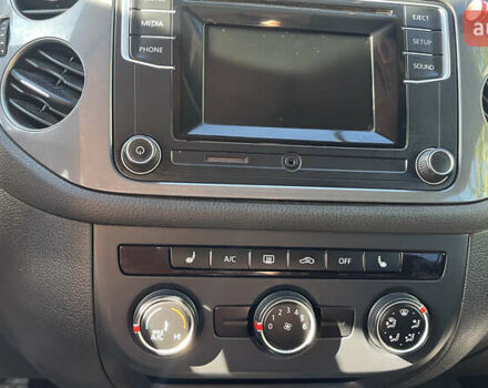 Сірий Фольксваген Тігуан, об'ємом двигуна 1.98 л та пробігом 148 тис. км за 13000 $, фото 7 на Automoto.ua