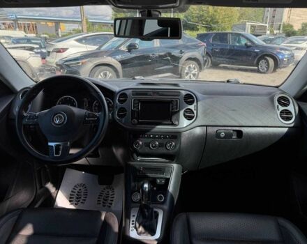 Серый Фольксваген Тигуан, объемом двигателя 2 л и пробегом 185 тыс. км за 8900 $, фото 6 на Automoto.ua