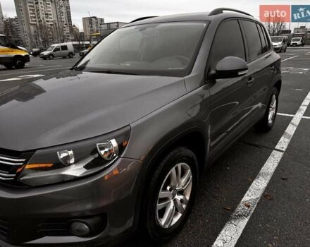Серый Фольксваген Тигуан, объемом двигателя 1.98 л и пробегом 167 тыс. км за 10500 $, фото 1 на Automoto.ua