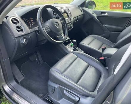 Сірий Фольксваген Тігуан, об'ємом двигуна 2 л та пробігом 133 тис. км за 13499 $, фото 13 на Automoto.ua