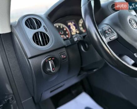 Серый Фольксваген Тигуан, объемом двигателя 2 л и пробегом 135 тыс. км за 11950 $, фото 51 на Automoto.ua