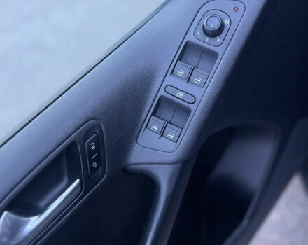 Серый Фольксваген Тигуан, объемом двигателя 2 л и пробегом 220 тыс. км за 12350 $, фото 17 на Automoto.ua