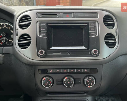 Сірий Фольксваген Тігуан, об'ємом двигуна 1.98 л та пробігом 234 тис. км за 9999 $, фото 13 на Automoto.ua