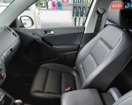 Серый Фольксваген Тигуан, объемом двигателя 1.98 л и пробегом 143 тыс. км за 12950 $, фото 21 на Automoto.ua