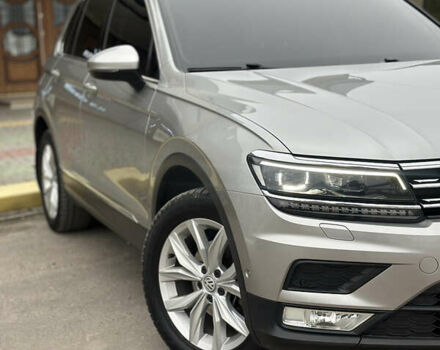 Серый Фольксваген Тигуан, объемом двигателя 1.98 л и пробегом 115 тыс. км за 23300 $, фото 9 на Automoto.ua