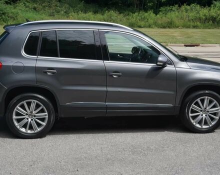 Серый Фольксваген Тигуан, объемом двигателя 2 л и пробегом 71 тыс. км за 7000 $, фото 7 на Automoto.ua