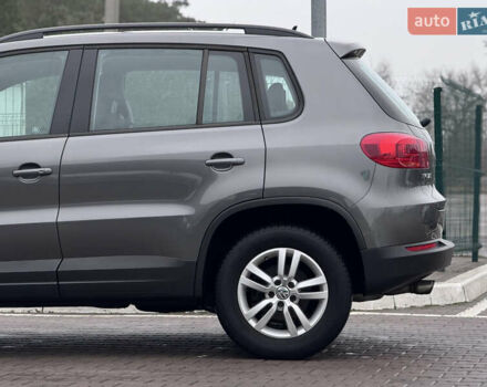 Серый Фольксваген Тигуан, объемом двигателя 2 л и пробегом 169 тыс. км за 12300 $, фото 12 на Automoto.ua