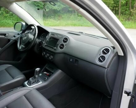 Серый Фольксваген Тигуан, объемом двигателя 2 л и пробегом 77 тыс. км за 4500 $, фото 8 на Automoto.ua