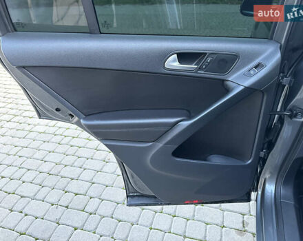 Сірий Фольксваген Тігуан, об'ємом двигуна 1.98 л та пробігом 158 тис. км за 13999 $, фото 36 на Automoto.ua