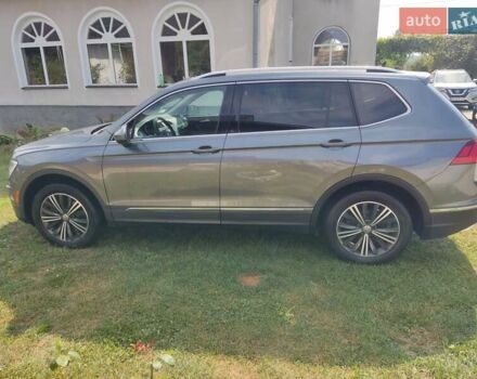 Серый Фольксваген Тигуан, объемом двигателя 1.98 л и пробегом 134 тыс. км за 20000 $, фото 5 на Automoto.ua