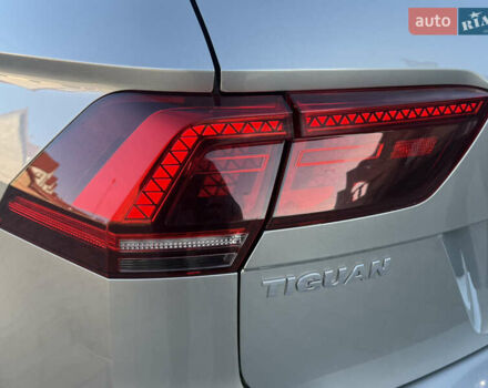 Серый Фольксваген Тигуан, объемом двигателя 2 л и пробегом 224 тыс. км за 25700 $, фото 45 на Automoto.ua