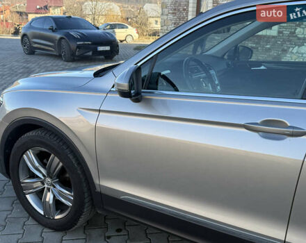 Серый Фольксваген Тигуан, объемом двигателя 2 л и пробегом 224 тыс. км за 25700 $, фото 38 на Automoto.ua