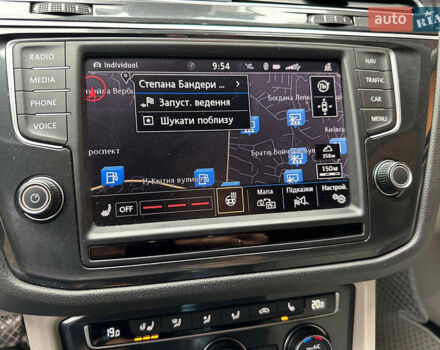 Серый Фольксваген Тигуан, объемом двигателя 1.97 л и пробегом 149 тыс. км за 25500 $, фото 28 на Automoto.ua