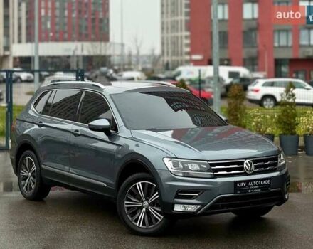 Серый Фольксваген Тигуан, объемом двигателя 2 л и пробегом 155 тыс. км за 18500 $, фото 1 на Automoto.ua