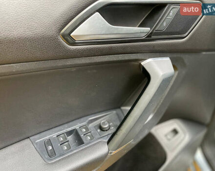 Серый Фольксваген Тигуан, объемом двигателя 2 л и пробегом 205 тыс. км за 16940 $, фото 30 на Automoto.ua