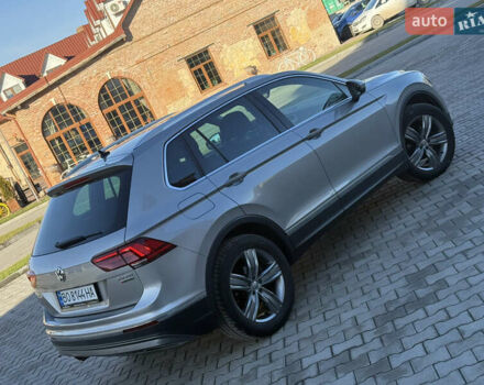 Серый Фольксваген Тигуан, объемом двигателя 2 л и пробегом 224 тыс. км за 25700 $, фото 10 на Automoto.ua