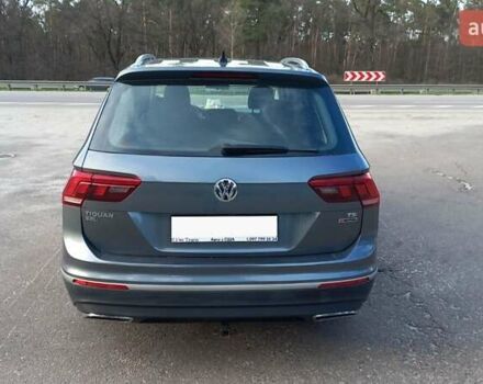 Серый Фольксваген Тигуан, объемом двигателя 2 л и пробегом 147 тыс. км за 23000 $, фото 3 на Automoto.ua