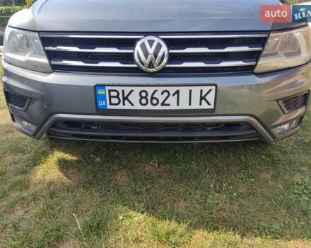 Серый Фольксваген Тигуан, объемом двигателя 1.98 л и пробегом 134 тыс. км за 20000 $, фото 7 на Automoto.ua