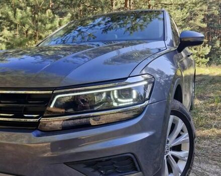 Серый Фольксваген Тигуан, объемом двигателя 1.98 л и пробегом 143 тыс. км за 20000 $, фото 2 на Automoto.ua