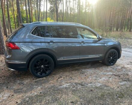 Серый Фольксваген Тигуан, объемом двигателя 2 л и пробегом 215 тыс. км за 21000 $, фото 4 на Automoto.ua