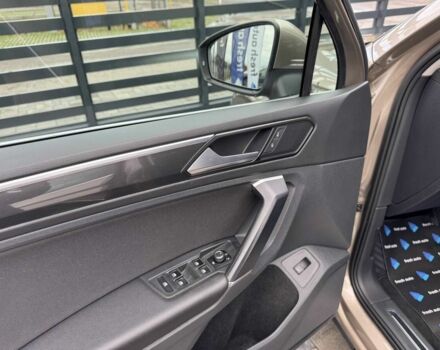 Серый Фольксваген Тигуан, объемом двигателя 2 л и пробегом 320 тыс. км за 20500 $, фото 14 на Automoto.ua