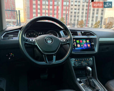Серый Фольксваген Тигуан, объемом двигателя 2 л и пробегом 155 тыс. км за 18500 $, фото 17 на Automoto.ua
