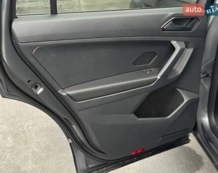 Сірий Фольксваген Тігуан, об'ємом двигуна 1.98 л та пробігом 152 тис. км за 18400 $, фото 54 на Automoto.ua