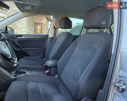 Серый Фольксваген Тигуан, объемом двигателя 2 л и пробегом 224 тыс. км за 25700 $, фото 58 на Automoto.ua