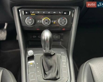 Сірий Фольксваген Тігуан, об'ємом двигуна 1.98 л та пробігом 152 тис. км за 18400 $, фото 49 на Automoto.ua