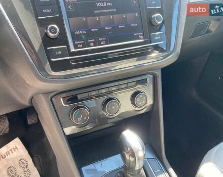 Серый Фольксваген Тигуан, объемом двигателя 2 л и пробегом 172 тыс. км за 14300 $, фото 16 на Automoto.ua