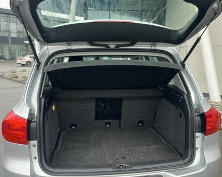 Сірий Фольксваген Тігуан, об'ємом двигуна 2 л та пробігом 172 тис. км за 11890 $, фото 17 на Automoto.ua