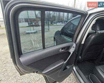 Серый Фольксваген Тигуан, объемом двигателя 1.98 л и пробегом 207 тыс. км за 13200 $, фото 13 на Automoto.ua