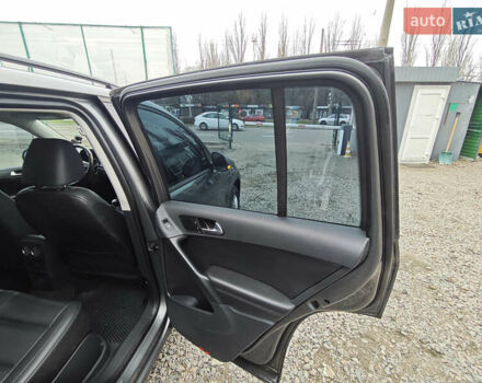 Серый Фольксваген Тигуан, объемом двигателя 1.98 л и пробегом 207 тыс. км за 13200 $, фото 19 на Automoto.ua