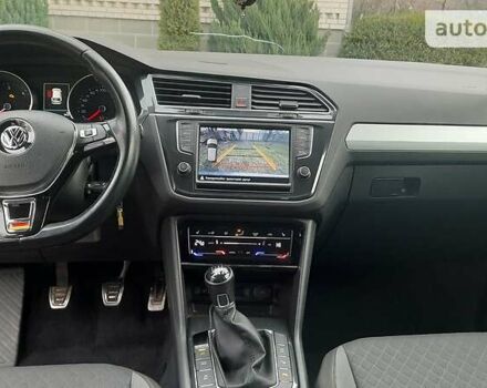 Серый Фольксваген Тигуан, объемом двигателя 2 л и пробегом 194 тыс. км за 25000 $, фото 8 на Automoto.ua