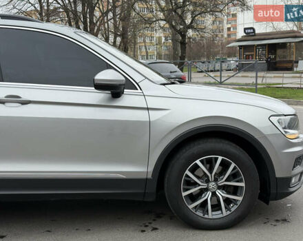 Серый Фольксваген Тигуан, объемом двигателя 2 л и пробегом 263 тыс. км за 18700 $, фото 52 на Automoto.ua