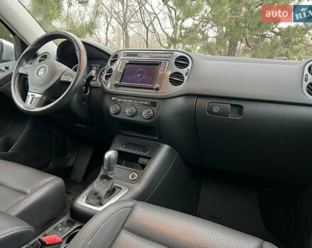 Серый Фольксваген Тигуан, объемом двигателя 2 л и пробегом 172 тыс. км за 10990 $, фото 6 на Automoto.ua