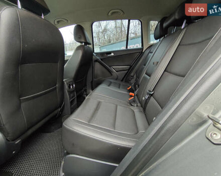 Серый Фольксваген Тигуан, объемом двигателя 1.98 л и пробегом 207 тыс. км за 13200 $, фото 12 на Automoto.ua