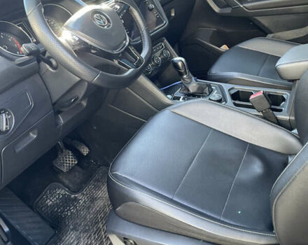 Серый Фольксваген Тигуан, объемом двигателя 1.98 л и пробегом 154 тыс. км за 20500 $, фото 7 на Automoto.ua