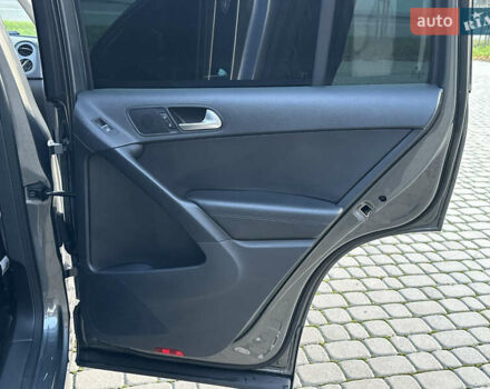 Сірий Фольксваген Тігуан, об'ємом двигуна 1.98 л та пробігом 158 тис. км за 13999 $, фото 34 на Automoto.ua