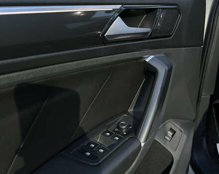 Серый Фольксваген Тигуан, объемом двигателя 1.97 л и пробегом 116 тыс. км за 28000 $, фото 23 на Automoto.ua