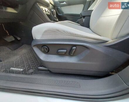 Сірий Фольксваген Тігуан, об'ємом двигуна 1.98 л та пробігом 163 тис. км за 24000 $, фото 13 на Automoto.ua