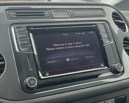 Сірий Фольксваген Тігуан, об'ємом двигуна 2 л та пробігом 172 тис. км за 11890 $, фото 16 на Automoto.ua