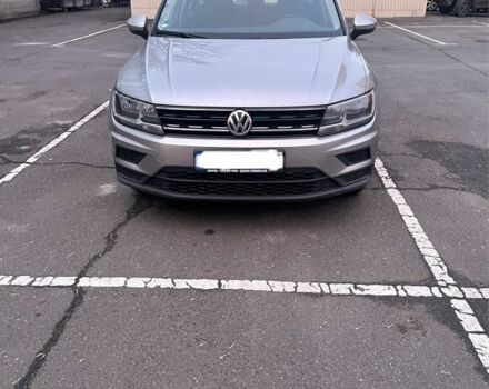 Сірий Фольксваген Тігуан, об'ємом двигуна 2 л та пробігом 250 тис. км за 15900 $, фото 5 на Automoto.ua